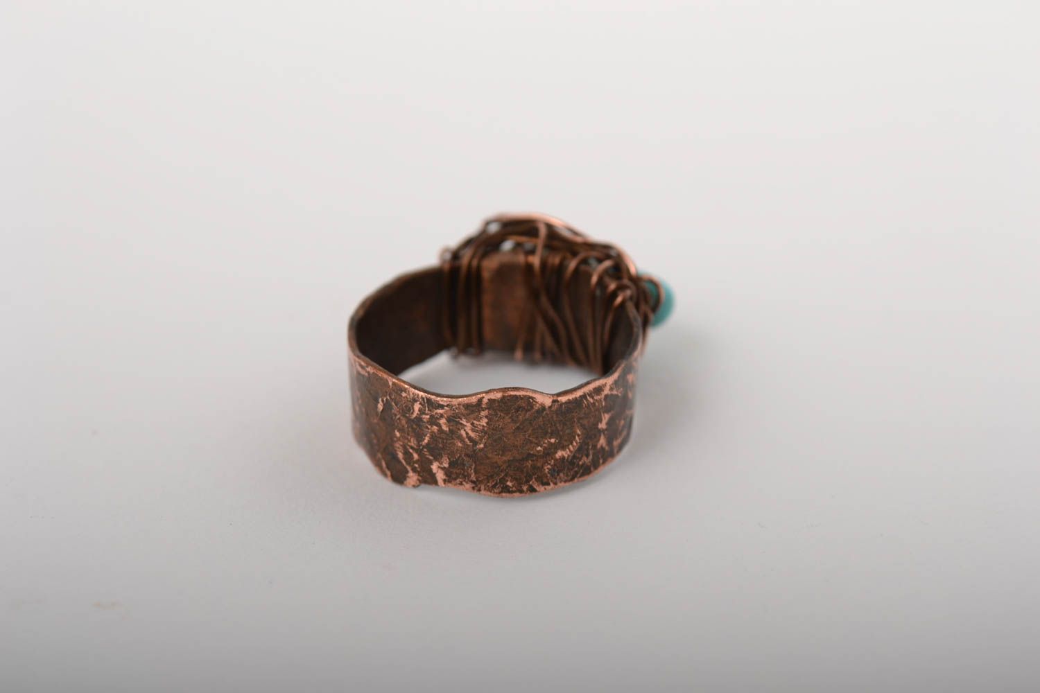 Красивое кольцо хэнд мэйд украшение в технике wire wrap медное кольцо с бирюзой фото 4
