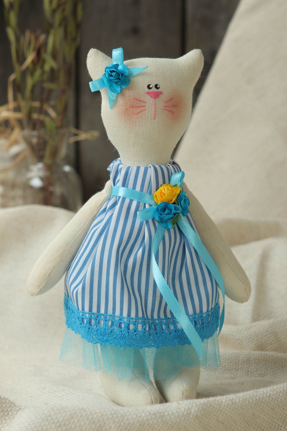 Игрушка ручной работы игрушка кошка оригинальная игрушка в полосатом платье фото 1