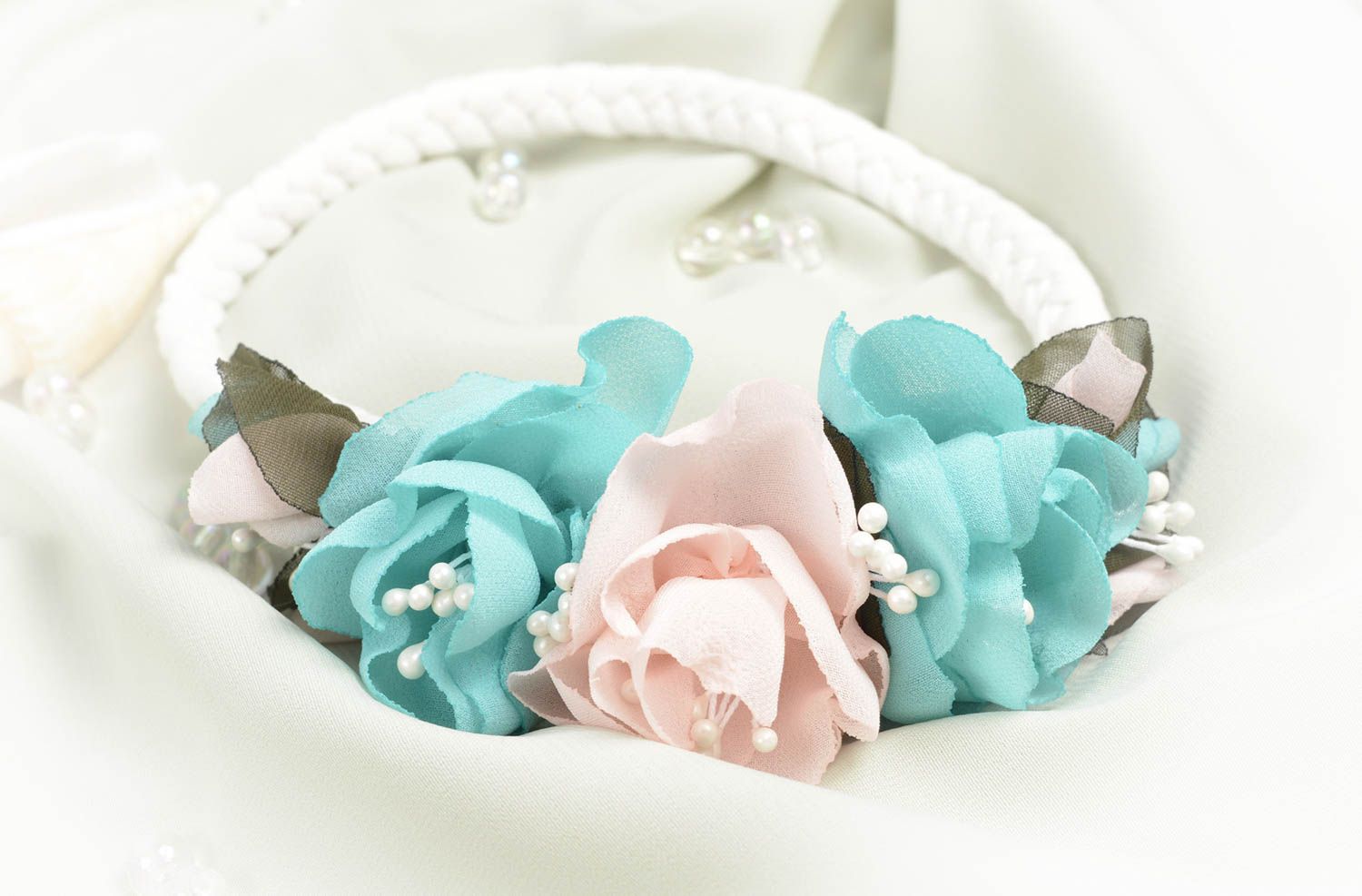 Beautiful handmade headband gentle flowers in hair small gifts hair style ideas photo 5
