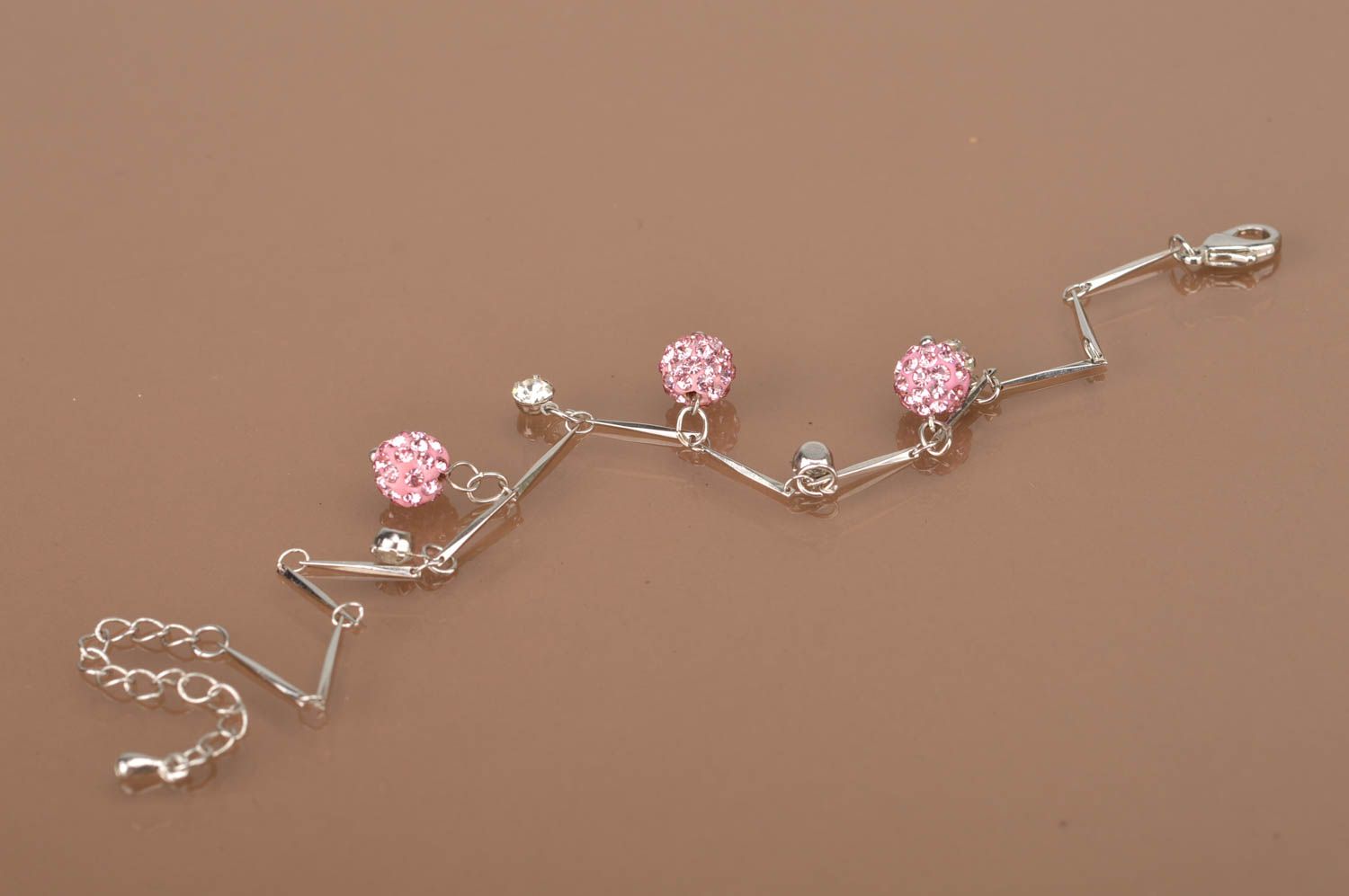 Bracelet en métal Bijou fait main avec perles roses brillantes Cadeau pour femme photo 5