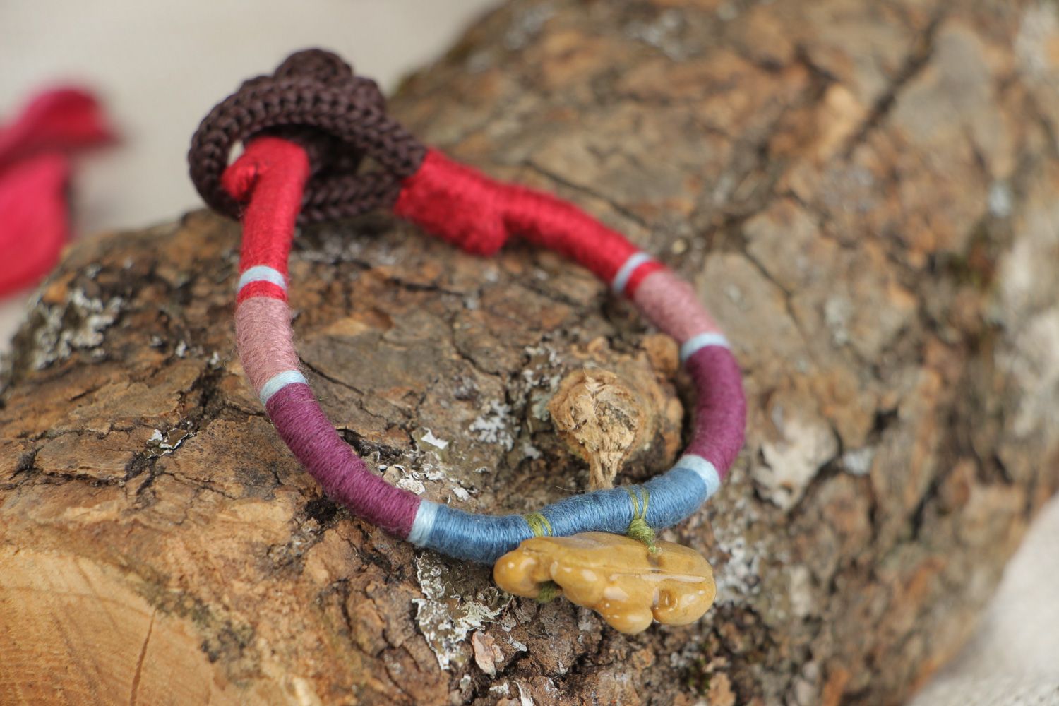 Bracelet en fils original tressé multicolore avec pierre de mer fait main photo 5