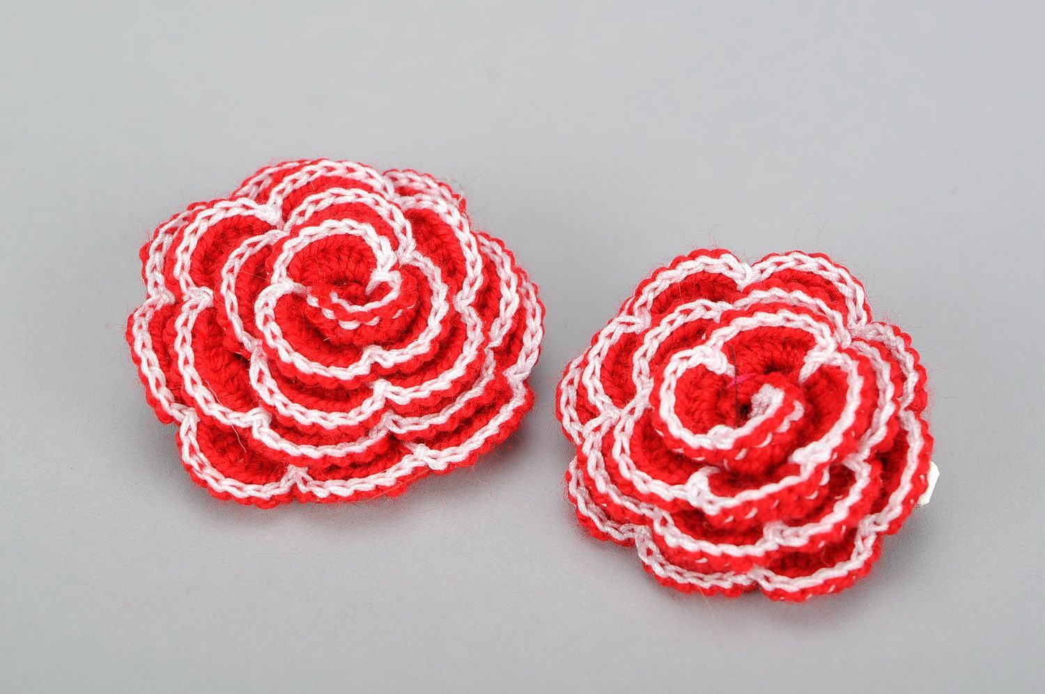Set of knitted hairpins Roses photo 3