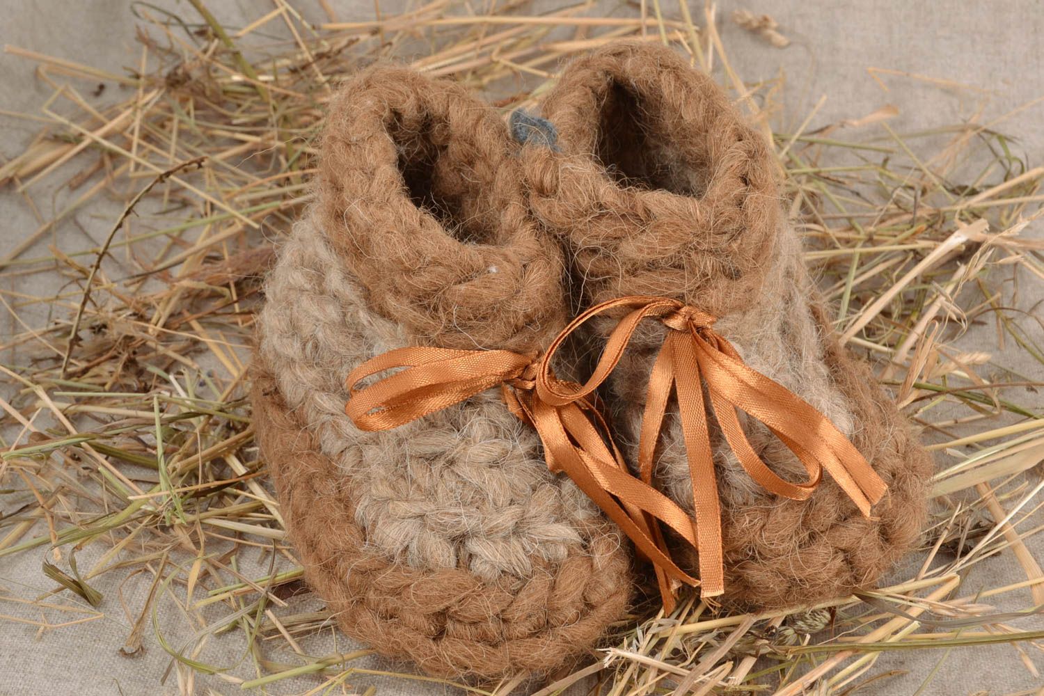 Pantuflas de lana con lazos  foto 1