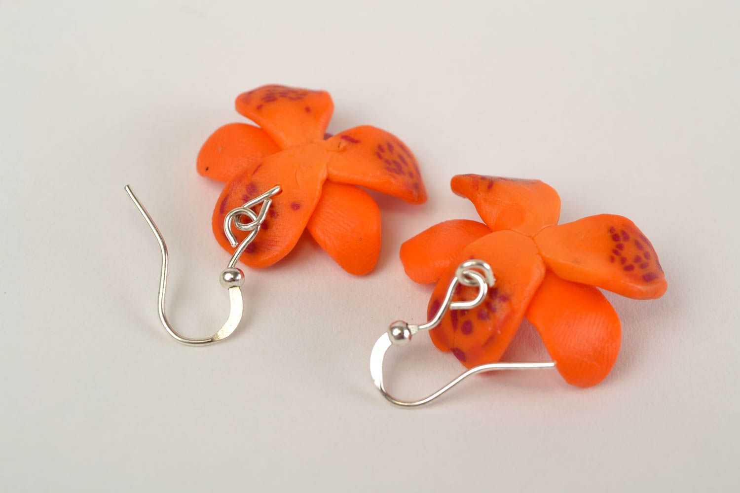 Ohrringe mit Blumen handmade Polymer Schmuck Accessoires für Frauen orange foto 5