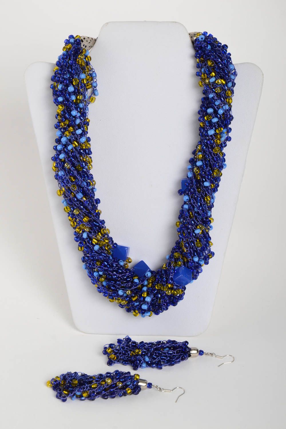 Set de bisutería hecho a mano collar artesanal pendientes de abalorios azules foto 3