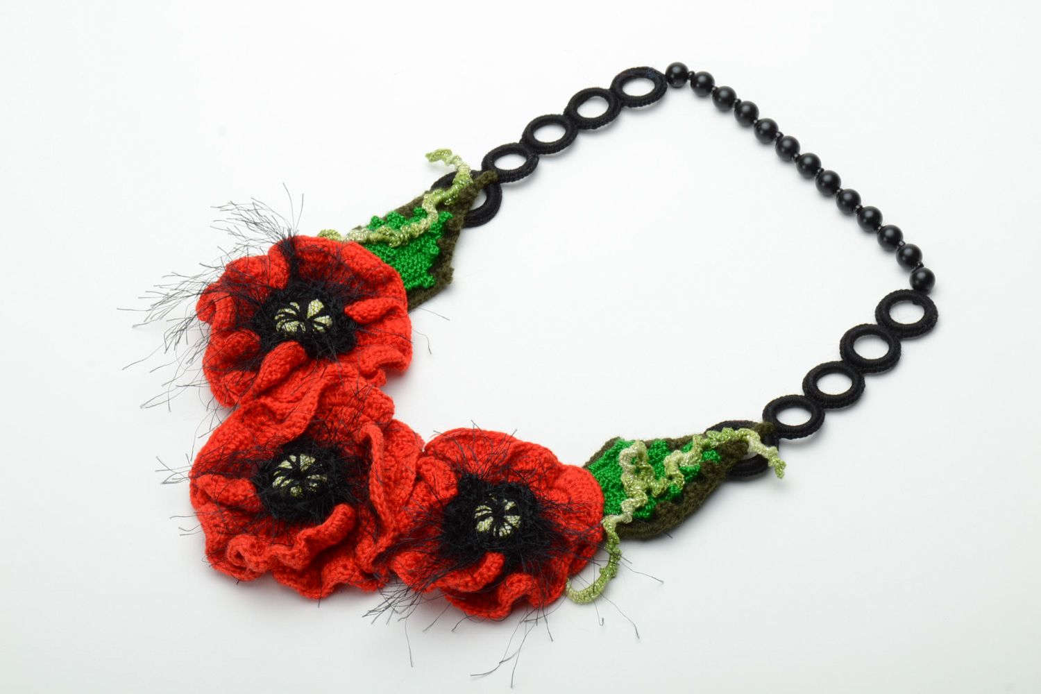 Homemade crochet flower necklace with beads Poppies photo 2