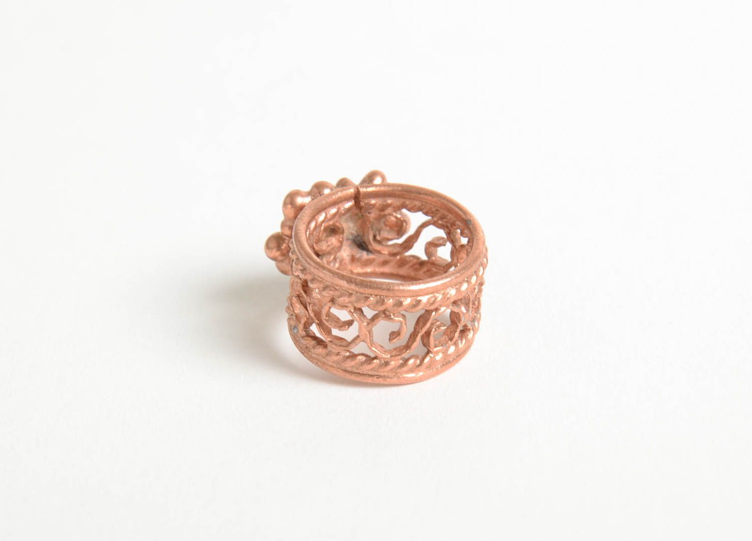 Bisutería artesanal anillo hecho a mano elegante de metal accesorio de mujer foto 4