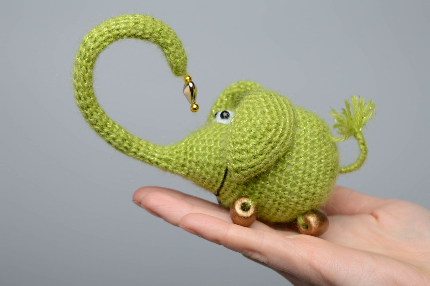 Авторская вязаная игрушка Зеленый слон фото 4