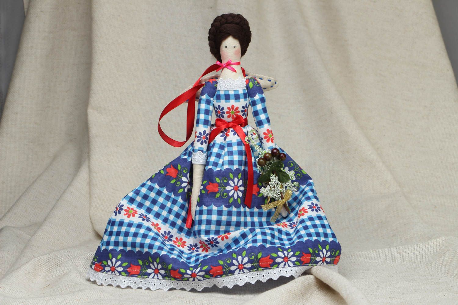 Textile doll for packages photo 1