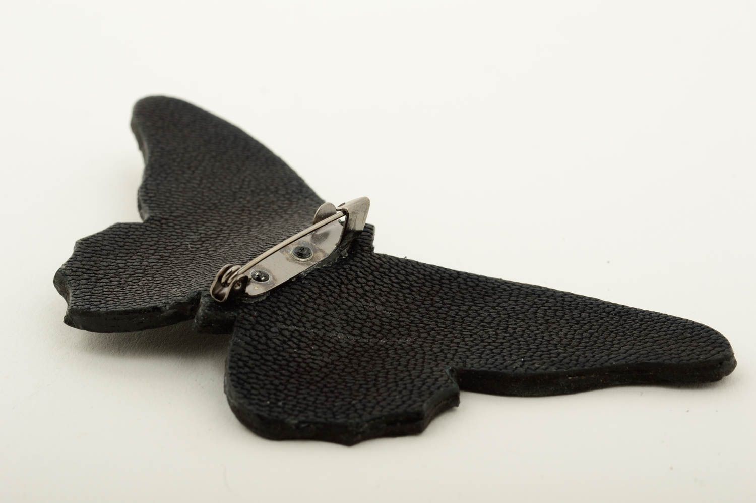 Broche design faite main Bijou en cuir naturel papillon noir Cadeau femme photo 5
