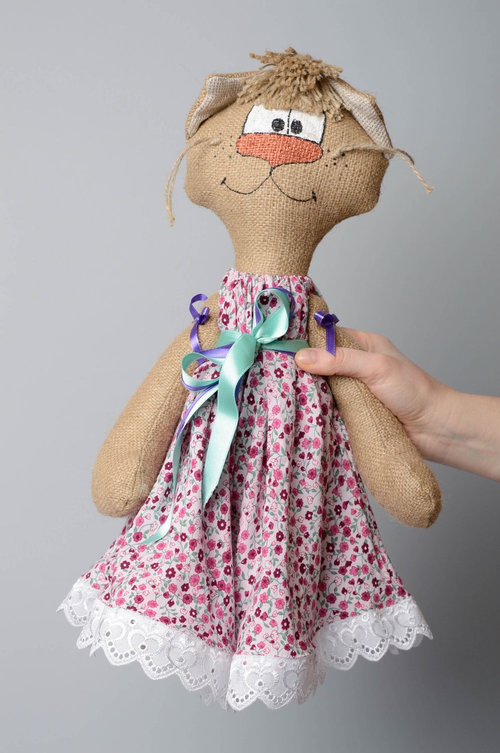 Игрушка хенд мэйд кошечка в платье подарок ребенку  фото 5