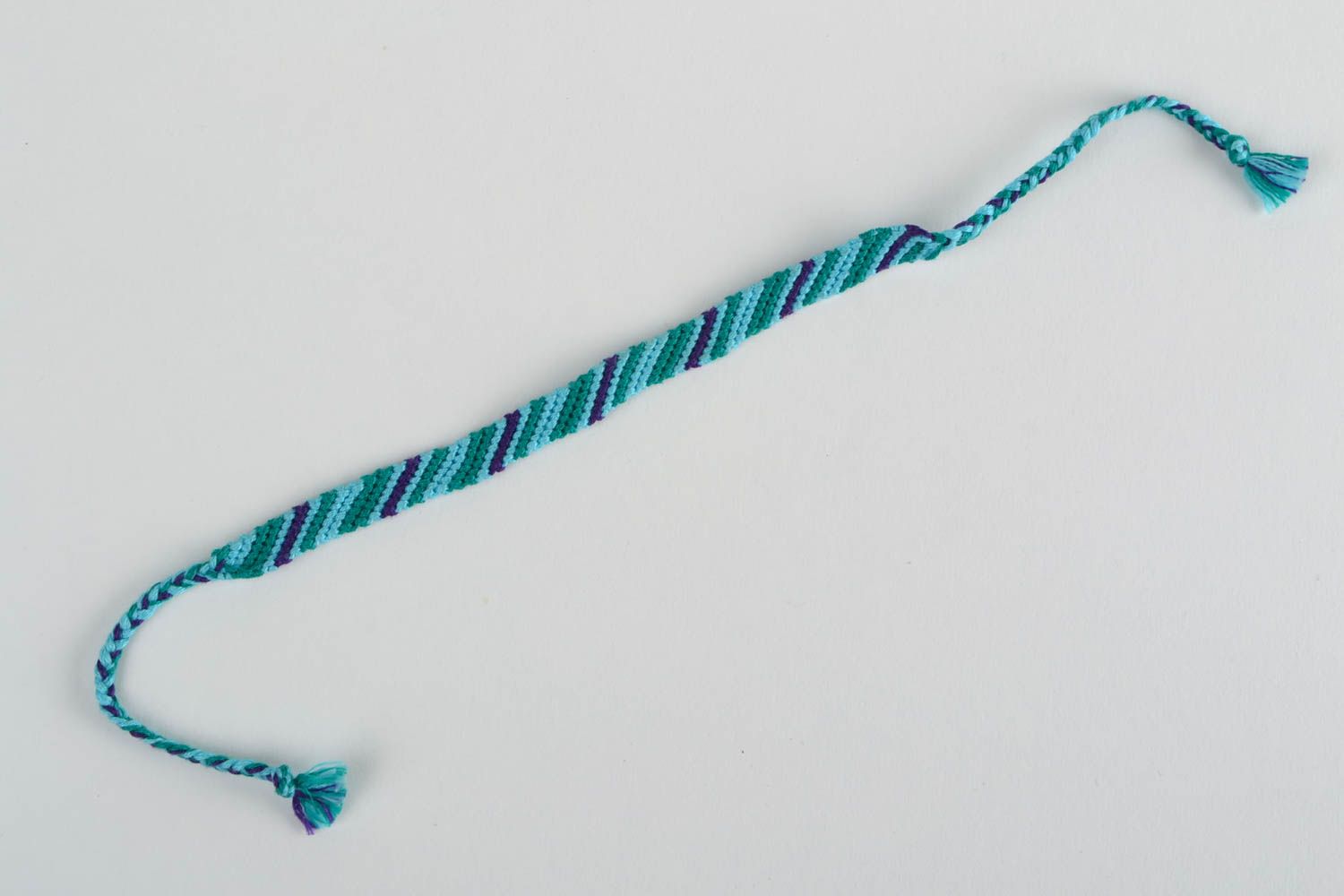 Bracelet d'amitié en fils macramé bleu avec cordelettes fait main à motif photo 5