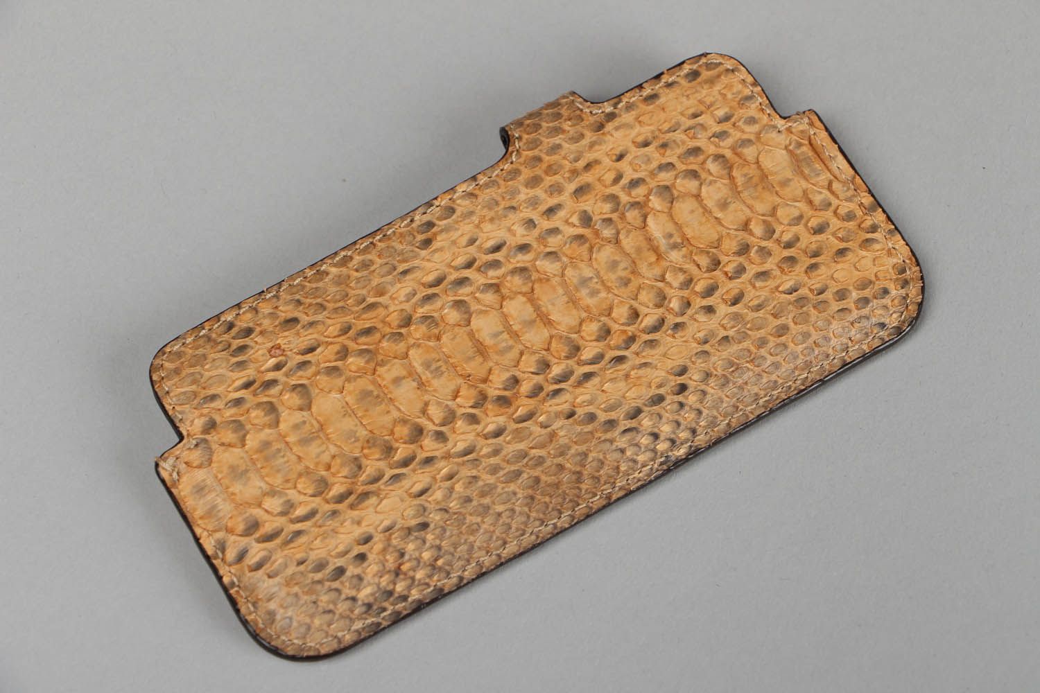 Cell phone case made of python leather photo 2