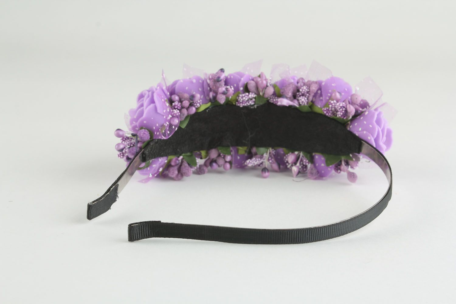 Serre-tête à fleurs fait main en feutrine et silicone violet Délicatesse photo 2