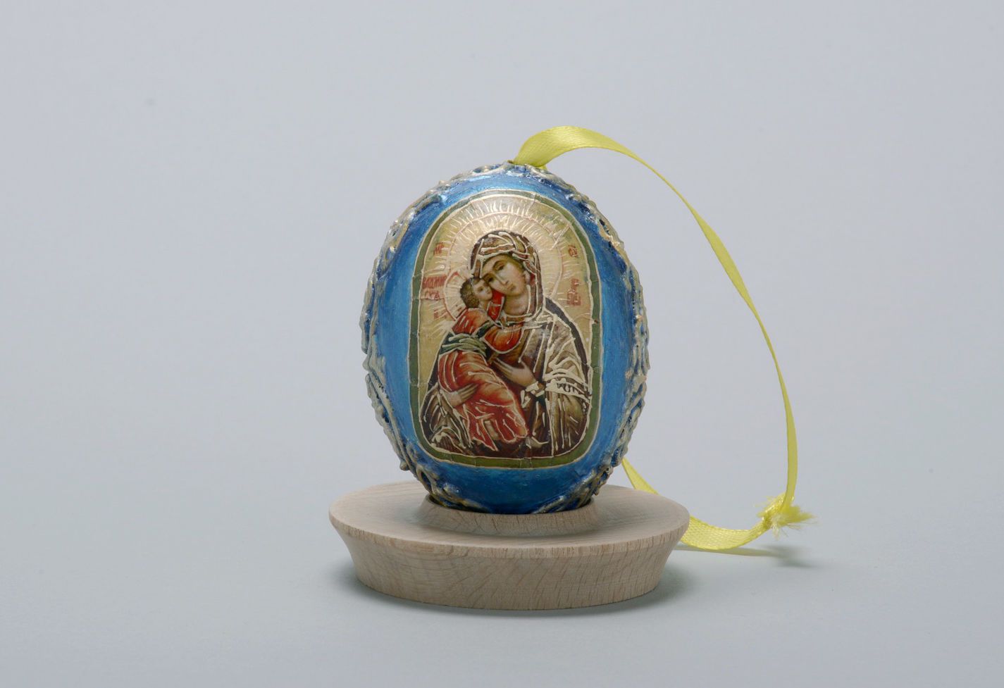 Hanging Easter egg Madonna photo 3