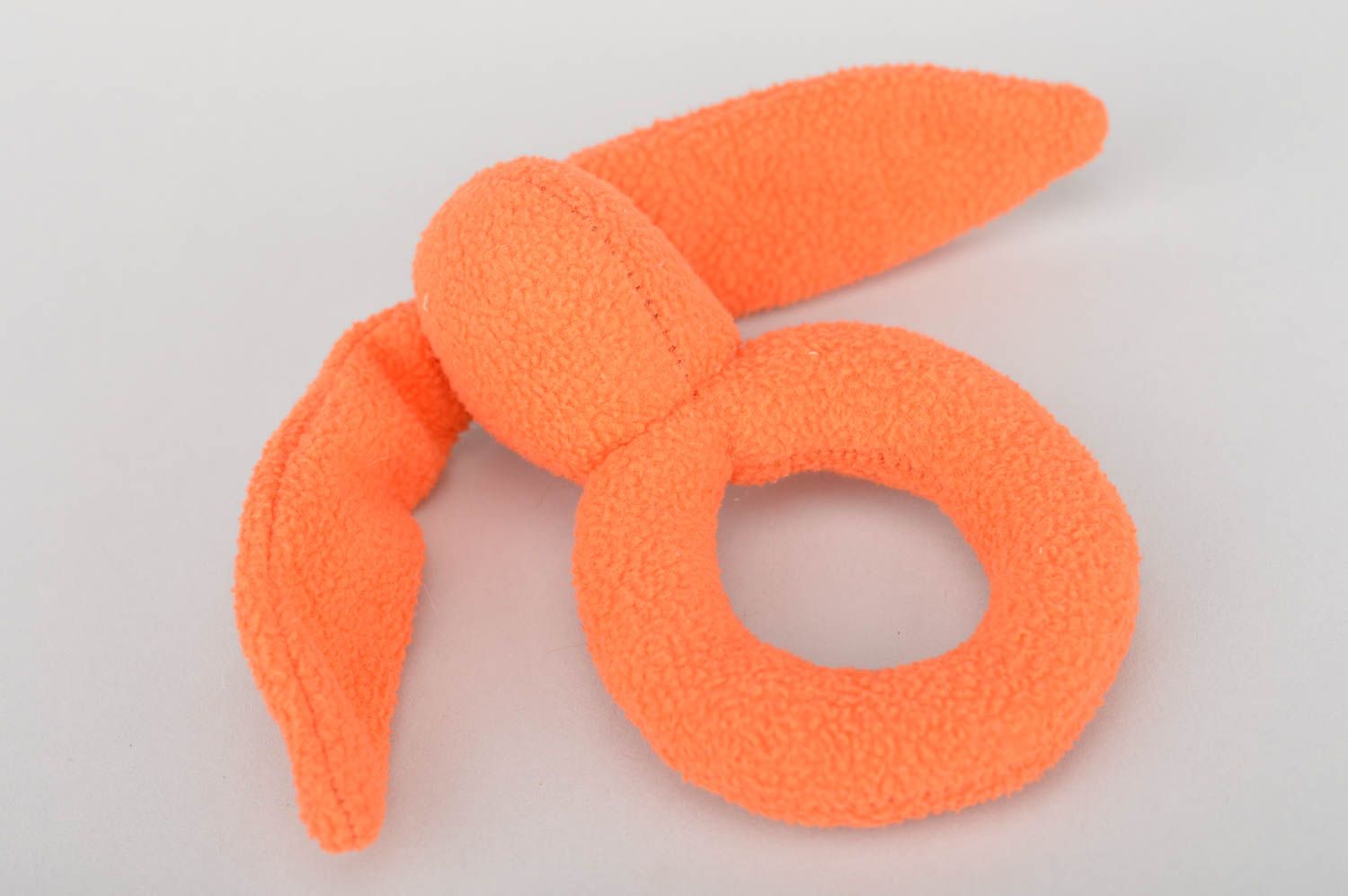 Doudou lièvre orange en tissu polaire fait main avec anneau pour bébés photo 5