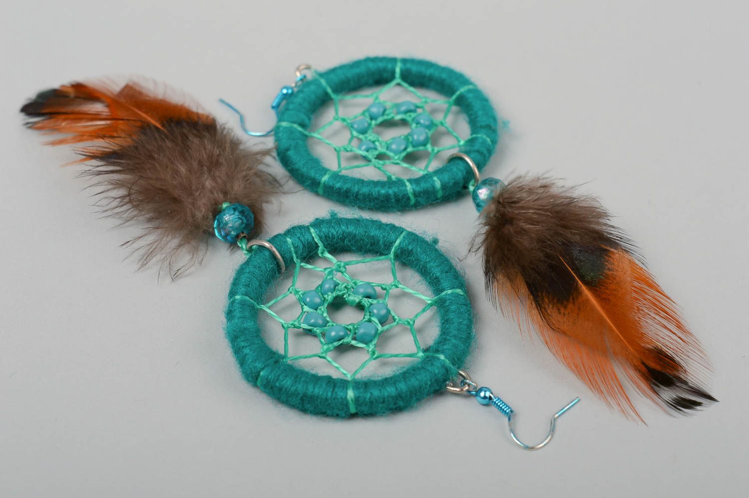Pendientes modernos artesanales con plumas regalo original bisutería fina foto 2