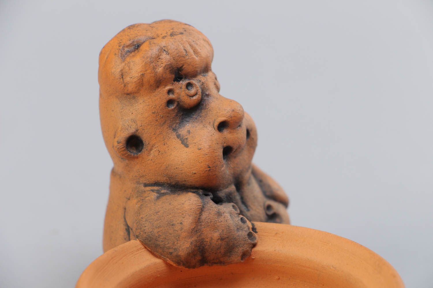 Petite salière céramique de créateur faite main avec figurine vaisselle 3 cl photo 4