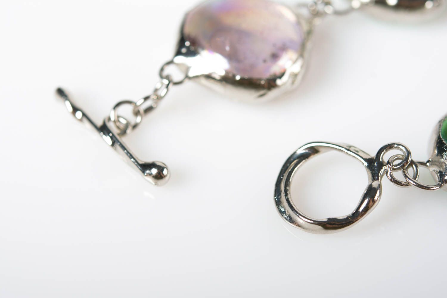 Buntes schönes originelles handgemachtes Glas Armband aus Metall für Freundin foto 5