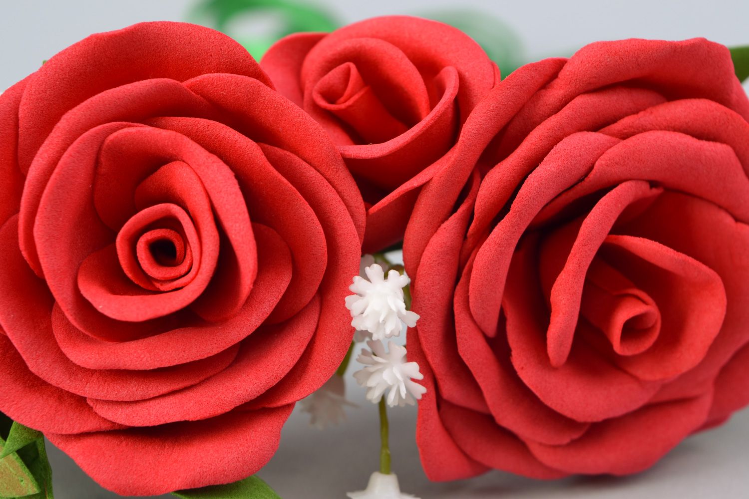 Couronne de fleurs de mariage en roses rouges faite main avec ruban de satin photo 4