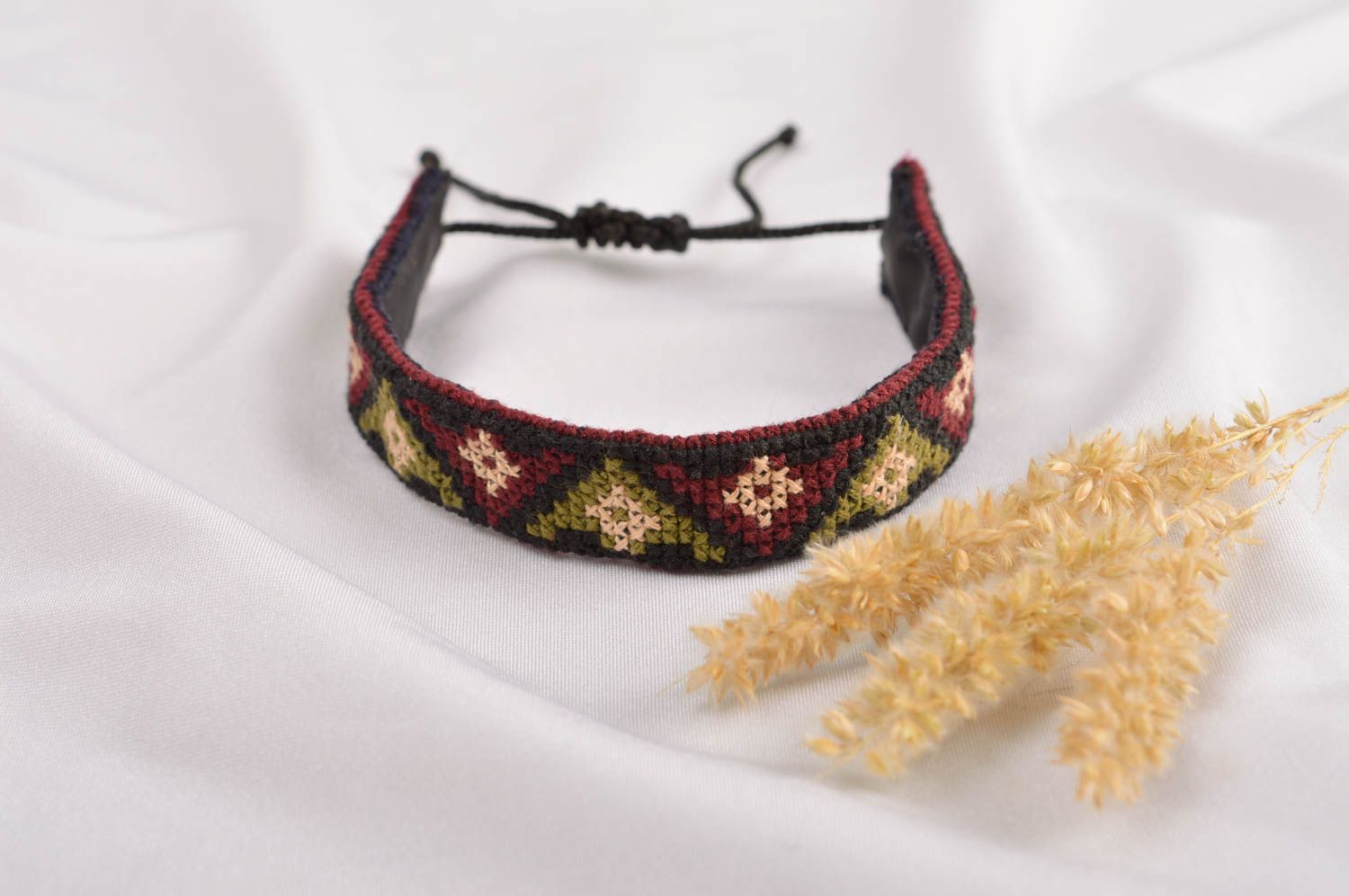Armband Stoff handmade besticktes Armband Frauen Accessoire Geschenk Idee foto 1
