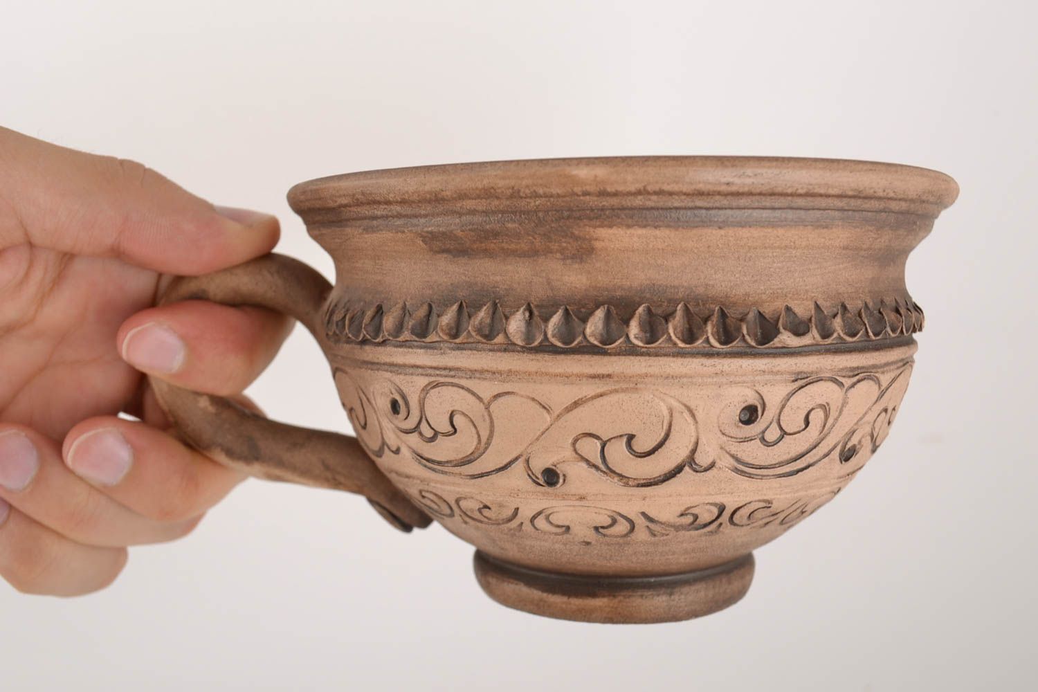 Глиняная чашка обработанная серебром ручной работы широкая объемом 500 мл фото 3