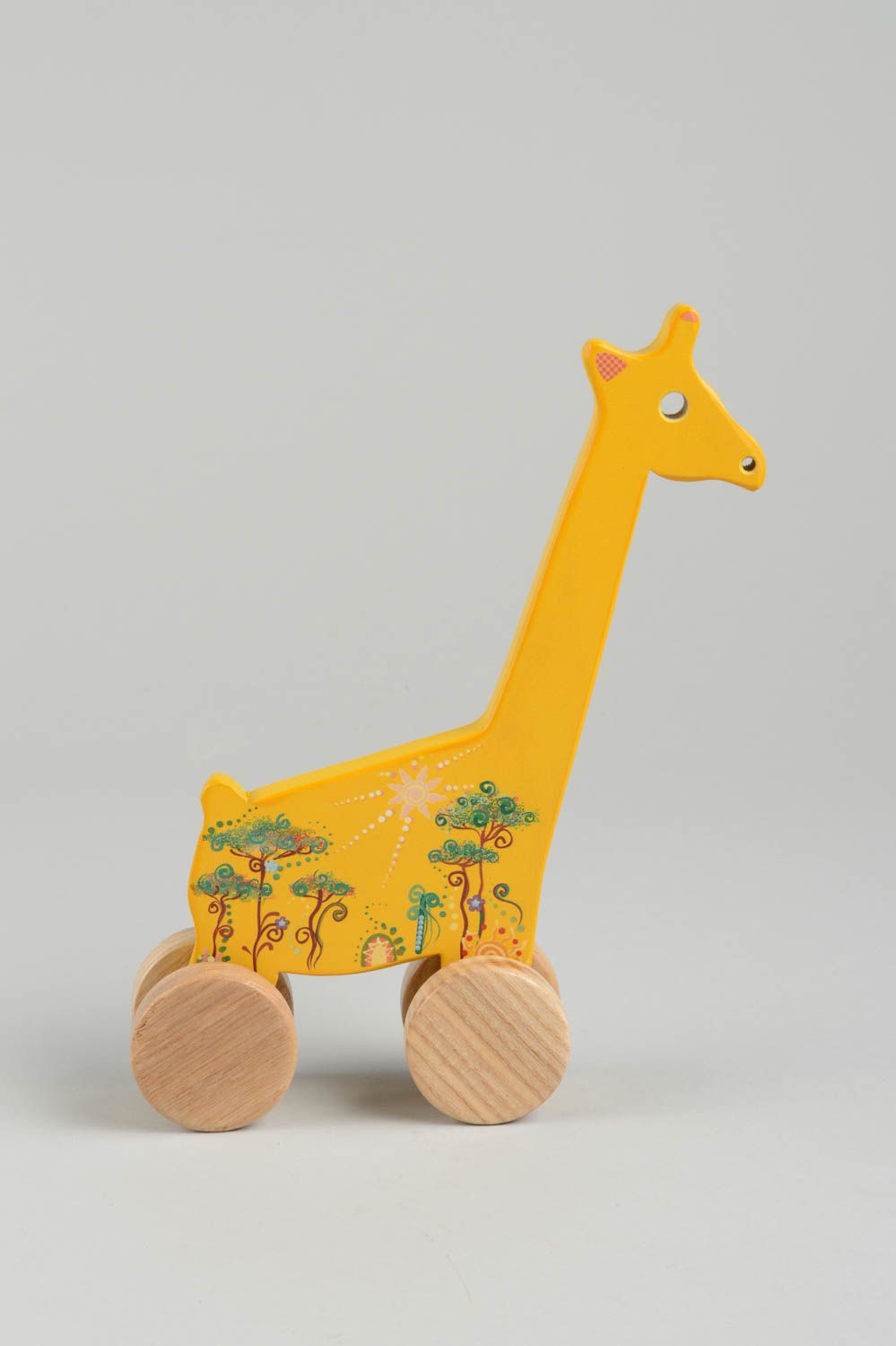 Juguete artesanal jirafa amarilla juguete de madera regalo para niño con ruedas foto 2