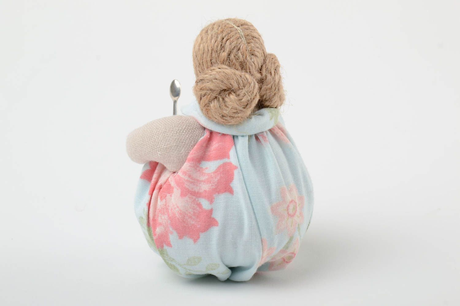 Petite poupée en tissu de calicot claire décorative faite main femme gourmande photo 3