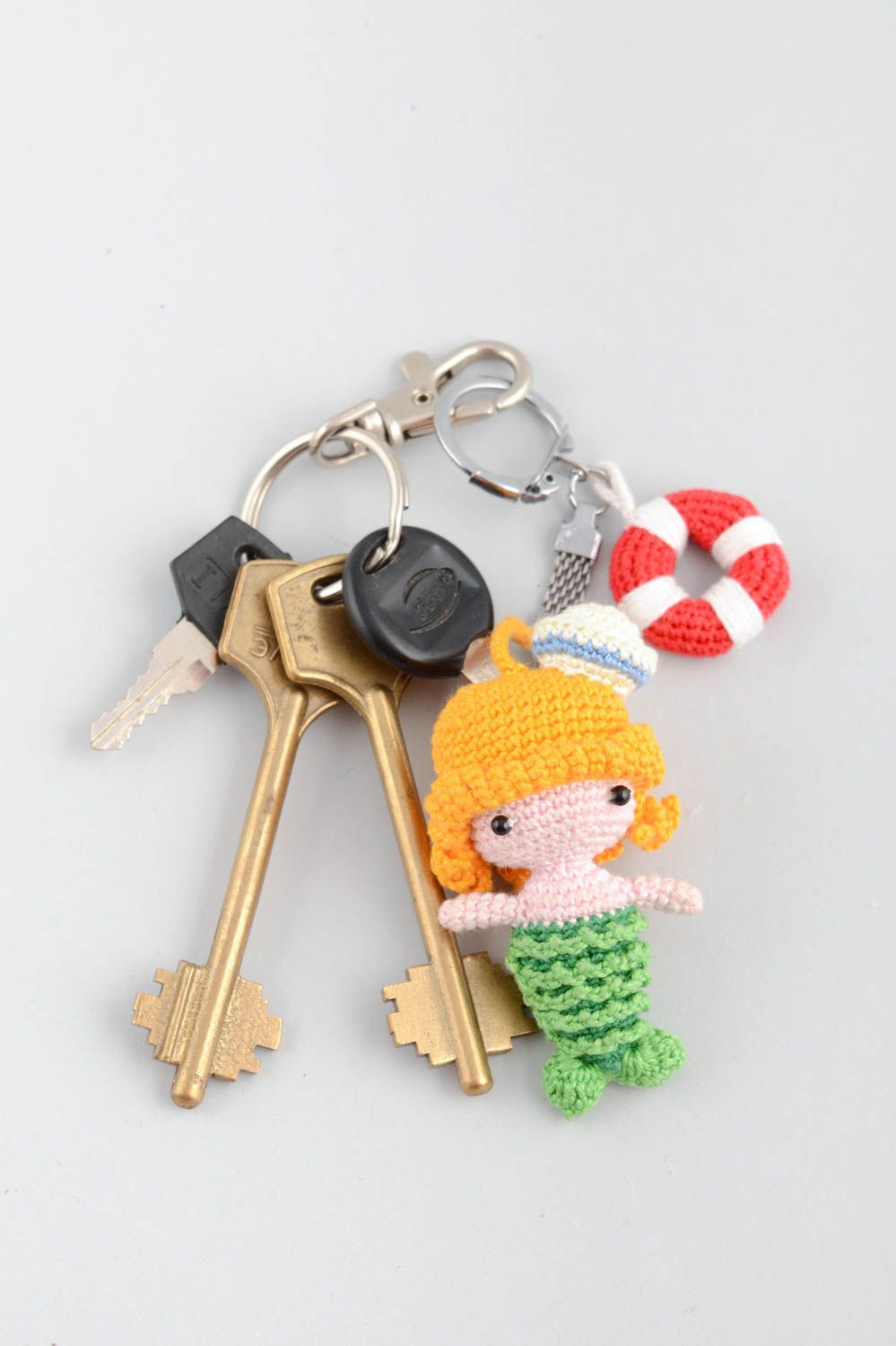 Beau porte-clés jouet petit tricoté fait main cadeau pour enfant Ondine photo 4