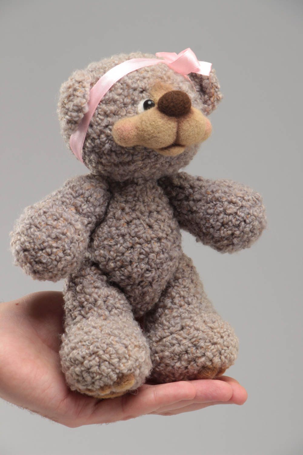 Joli jouet mou tricoté fait main en laine et fils en forme d'ourson cadeau photo 5