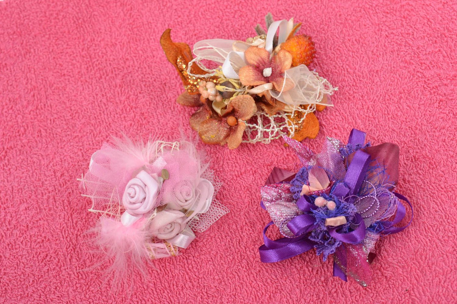Handmade Deko Schmuck Blüten aus Stoff 3 Stück für Geschenk Freundinnen foto 1