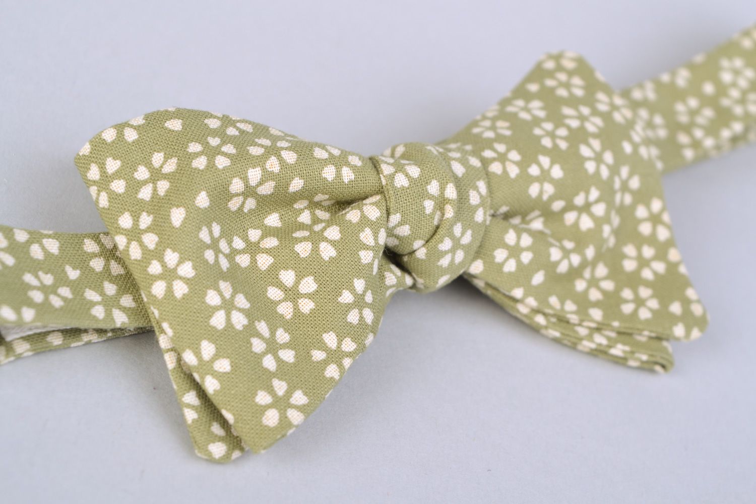 Handmade designer bow tie sewn of fabric with floral pattern for boys and girls photo 5