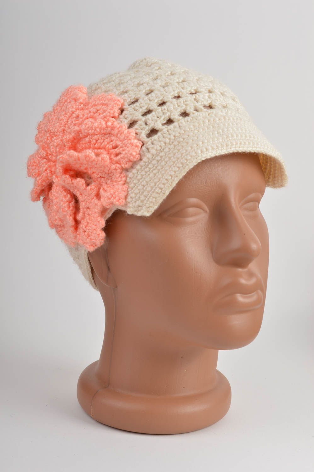 Bonnet tricot fait main Chapeau au crochet polyacrylique ajouré Vêtement fille photo 2