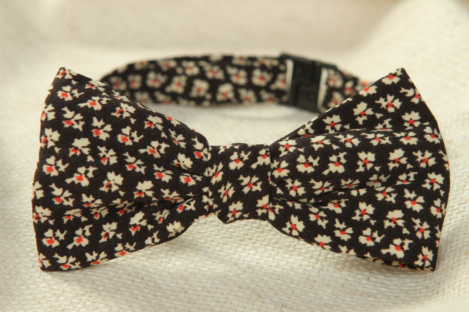 Cotton fabric bow tie with floral pattern photo 2