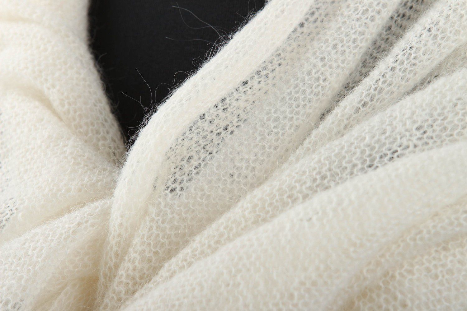 Cardigan tricoté en mohair blanc fait main photo 3