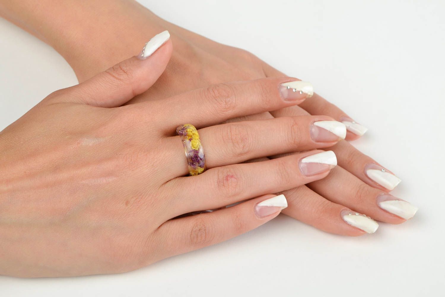 Кольцо с цветами ручной работы необычное кольцо бижутерия кольцо полупрозрачное фото 2