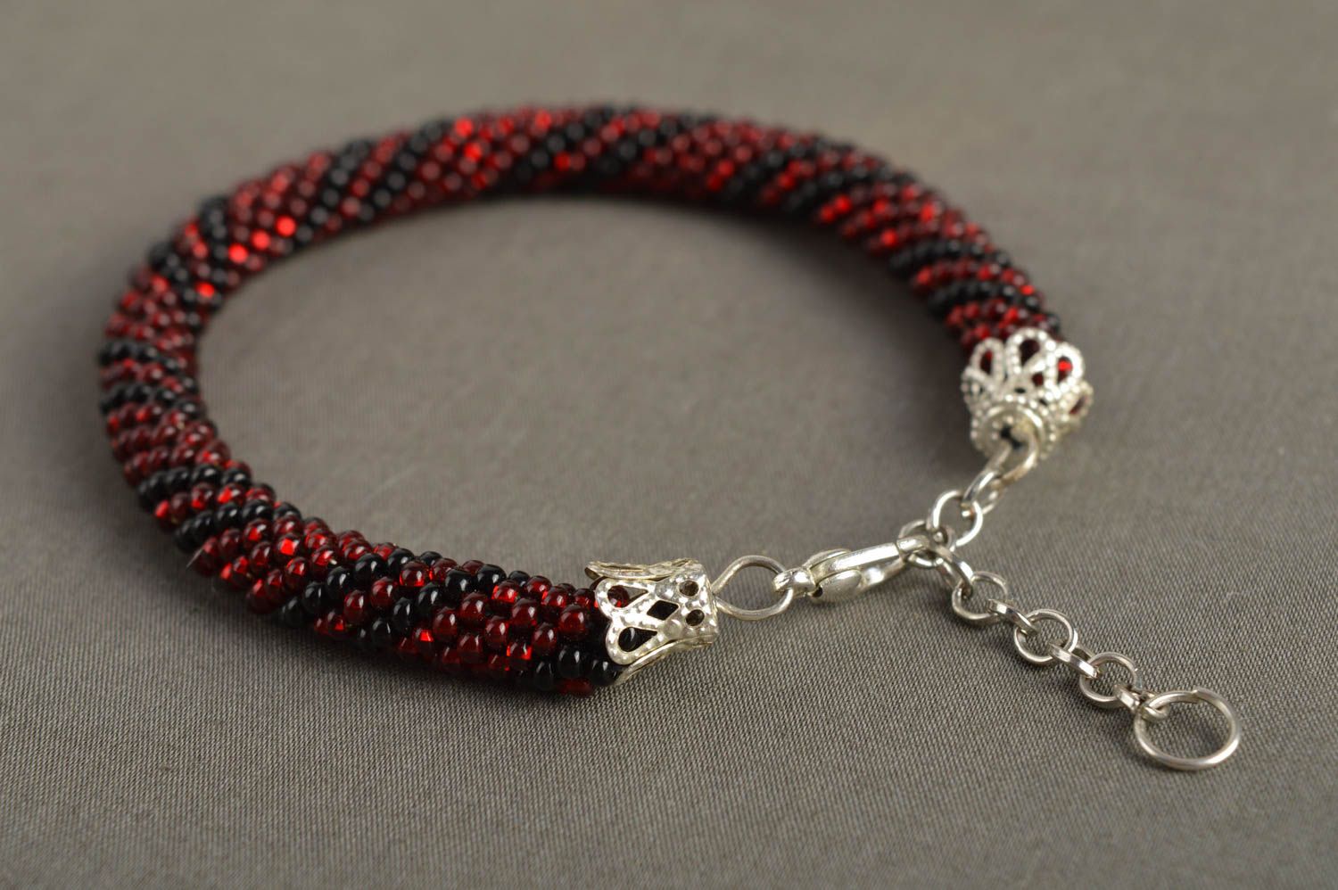 Dark cherry bead color bracelet for women photo 1