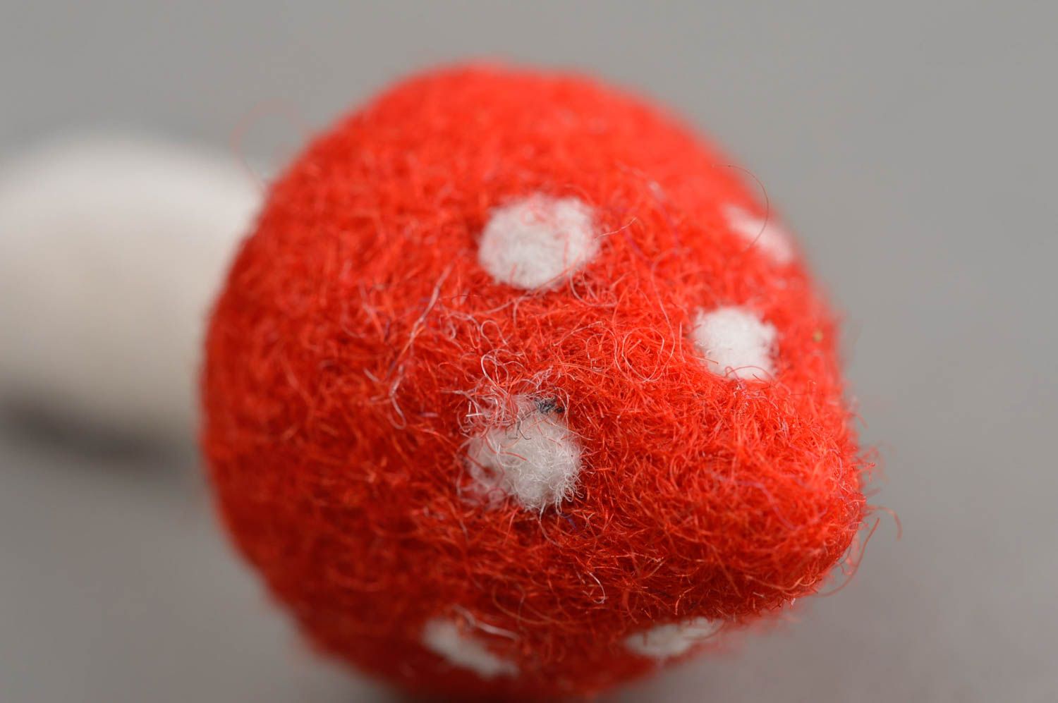 Pendentif champignon fait main en laine technique de feutrage stylé unisexe photo 5