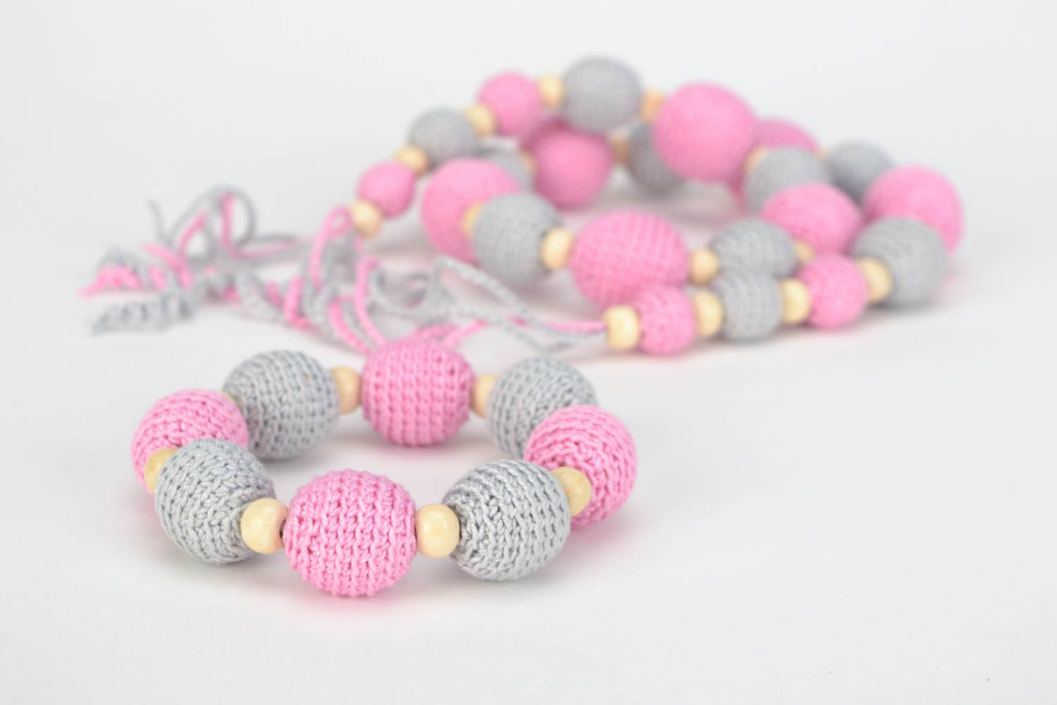 Set of 2 accessories handmade pink crochet bead necklace and bracelet  photo 3