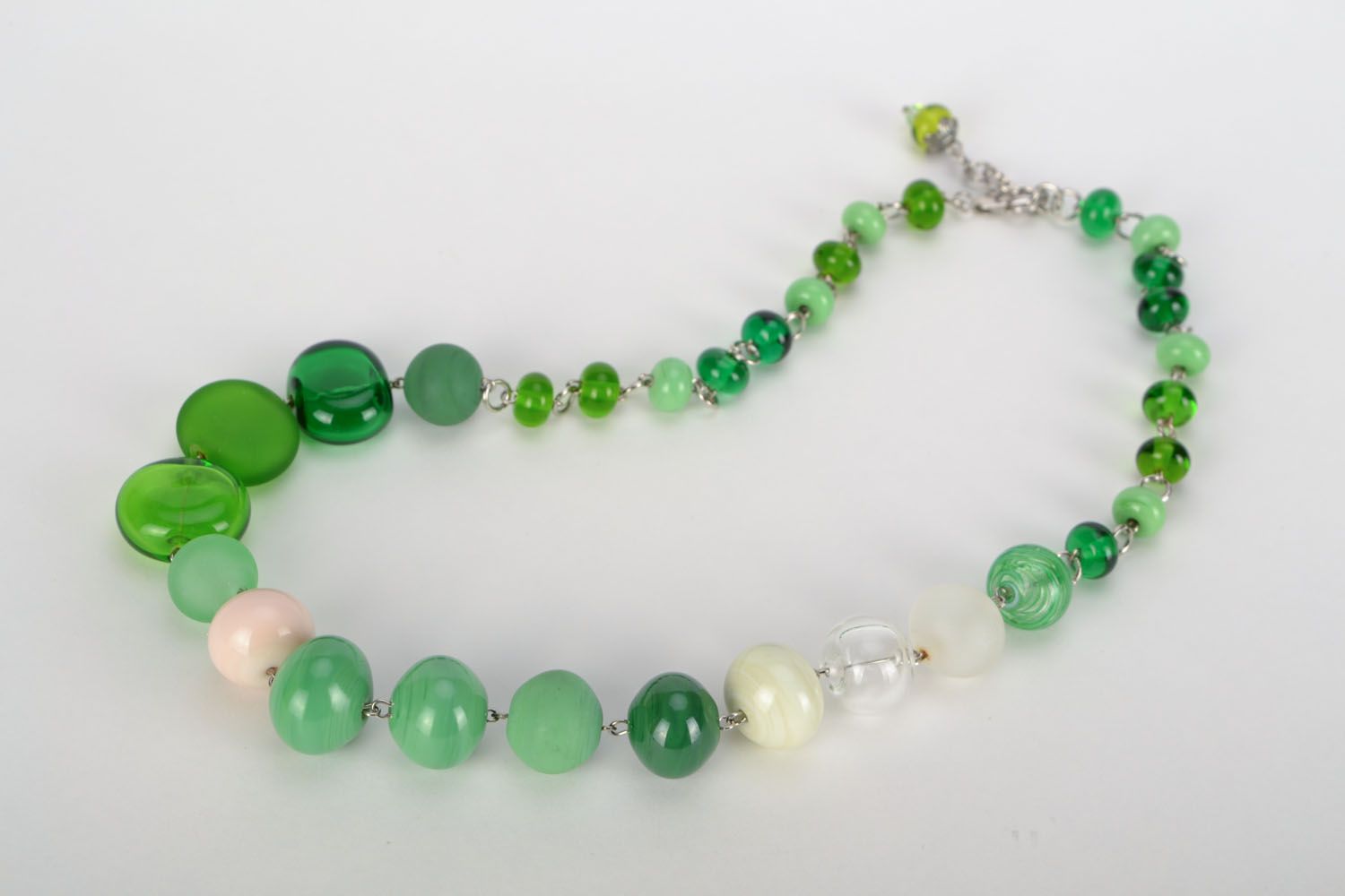 Grüne Halskette aus Glasperlen foto 3