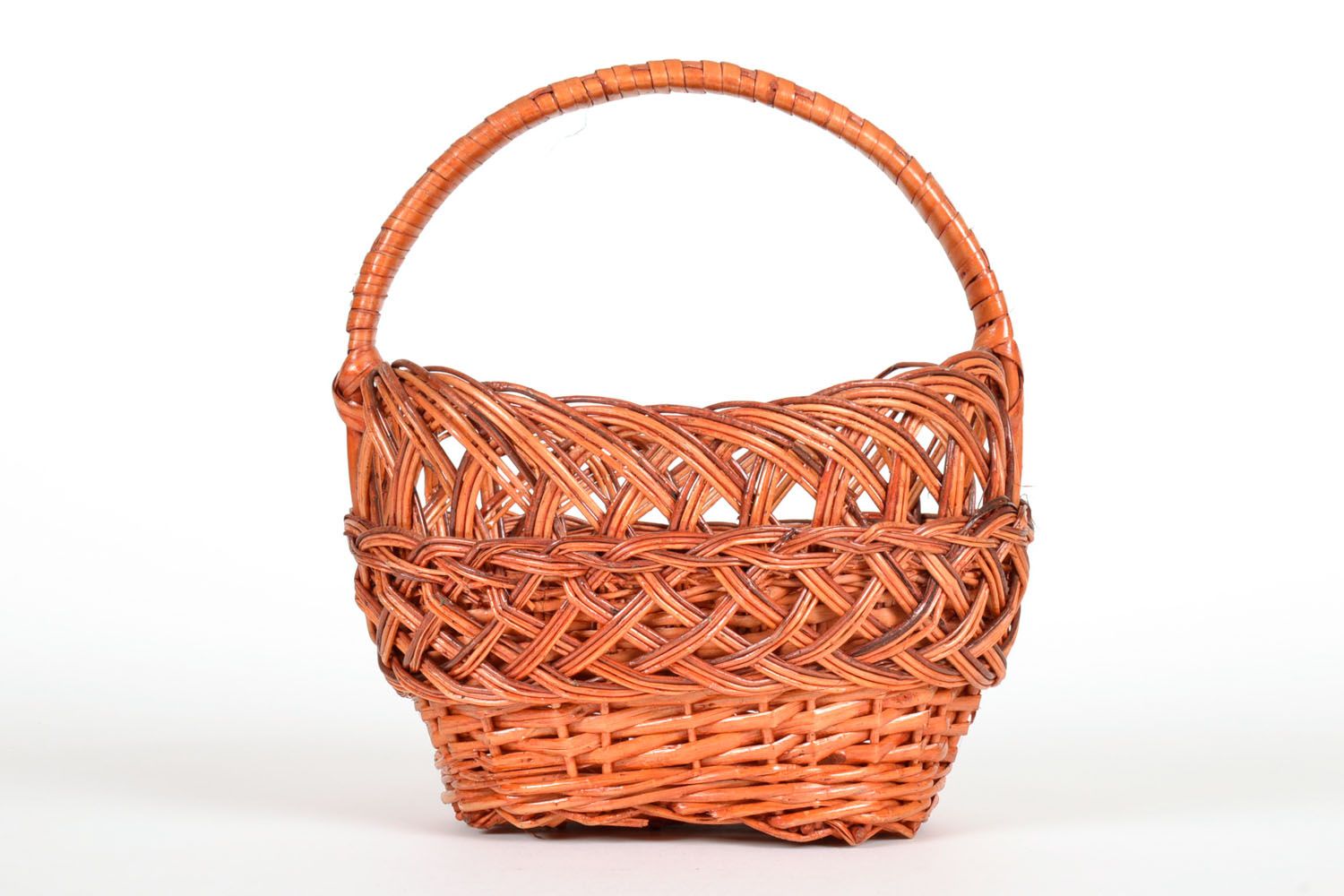 Wicker basket with handle photo 2
