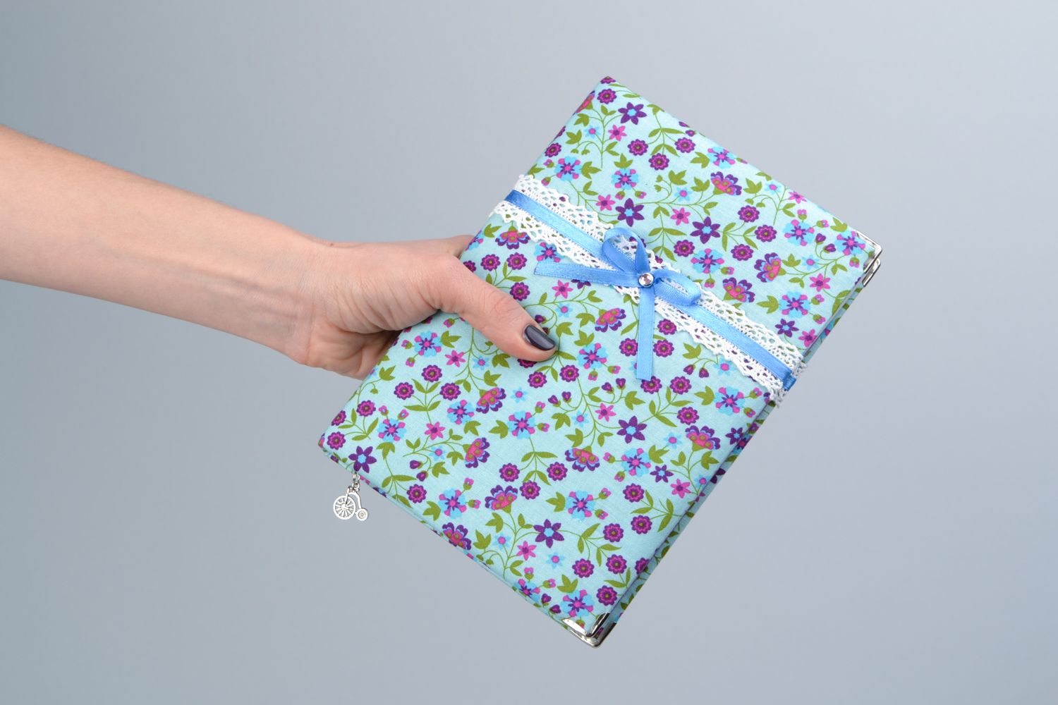 Notebook with fabric cover with fine floral print photo 2