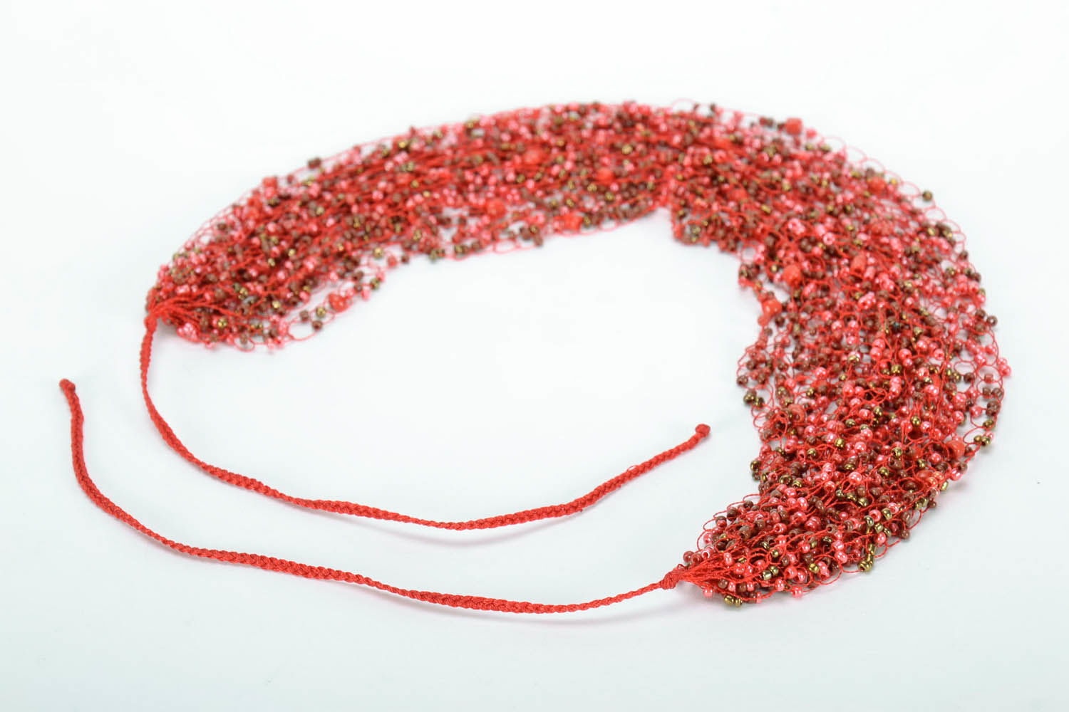 Aerial bead necklace photo 4