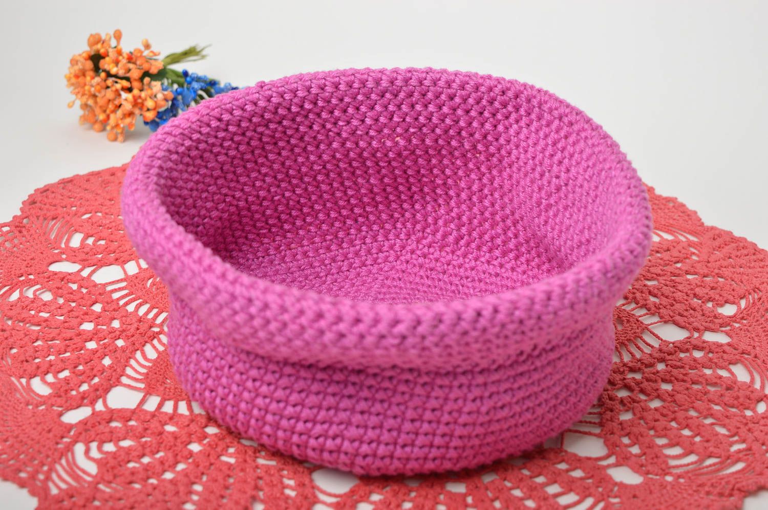 Вязаное изделие ручной работы розовая емкость для конфет вязаный декор для дома фото 1