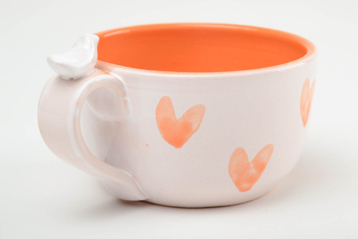 Glasierte Tasse aus Ton mit Vogel und Herzen weiß orange 250 ml handgemacht  foto 4