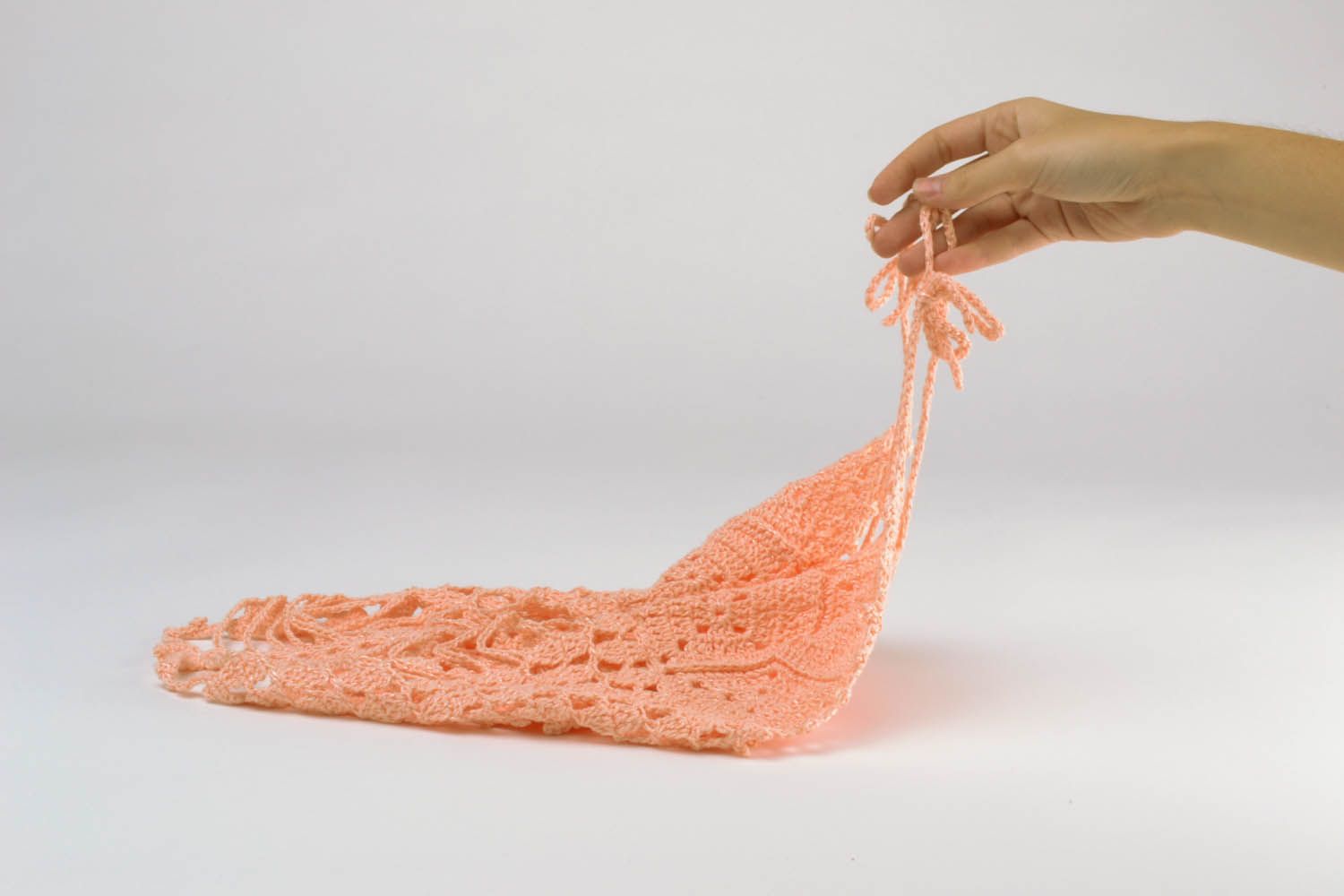 Top ajouré au crochet fait main design original couleurs rose pour fille photo 5