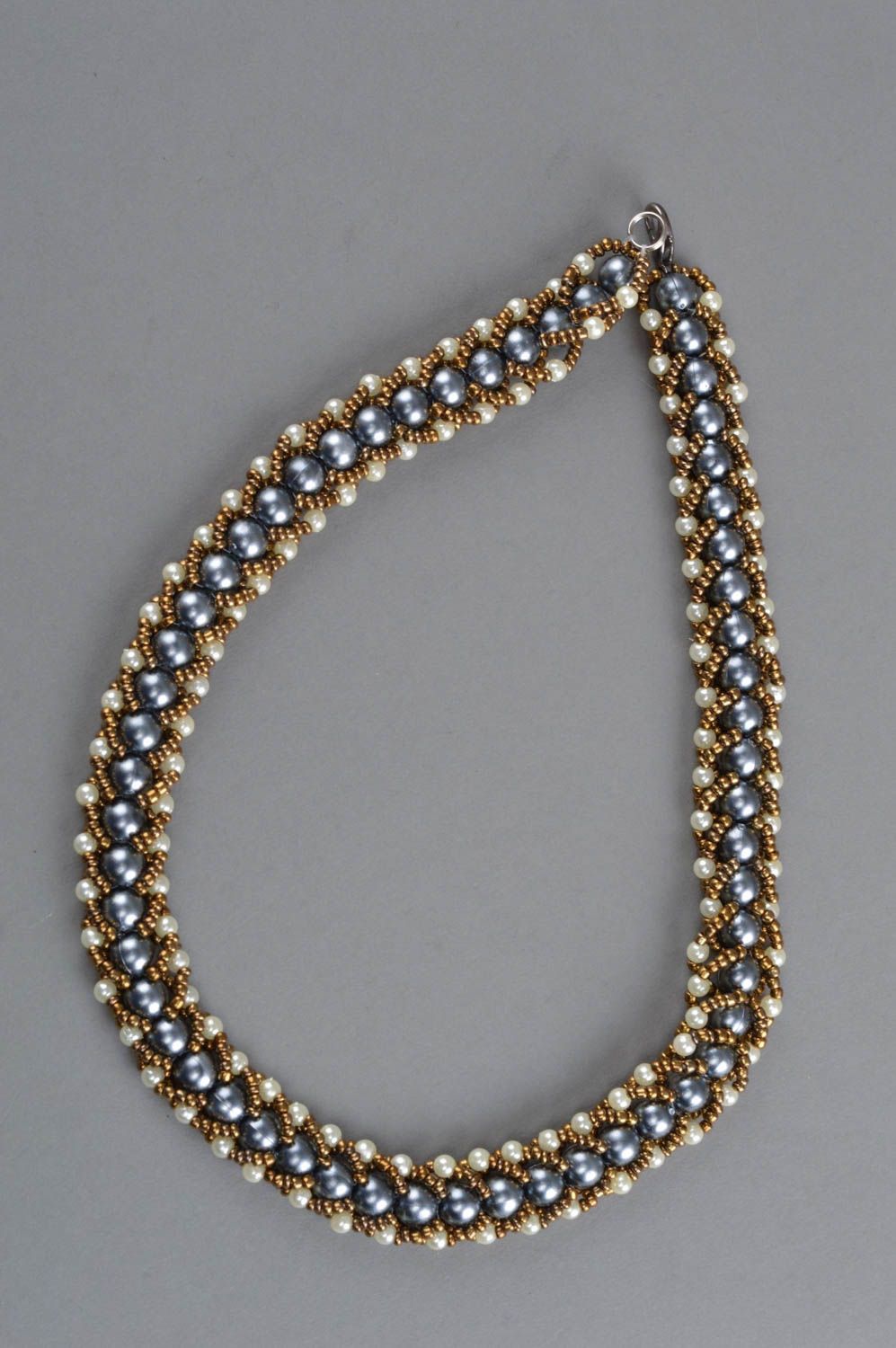 Künstlerisches Collier aus Glasperlen und Perlen vergoldet stilvoll handmade foto 2