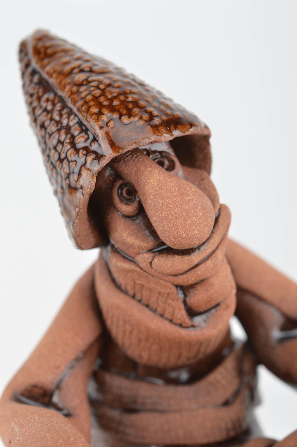 Petite figurine en céramique brune faite main écologique original vigneron  photo 5