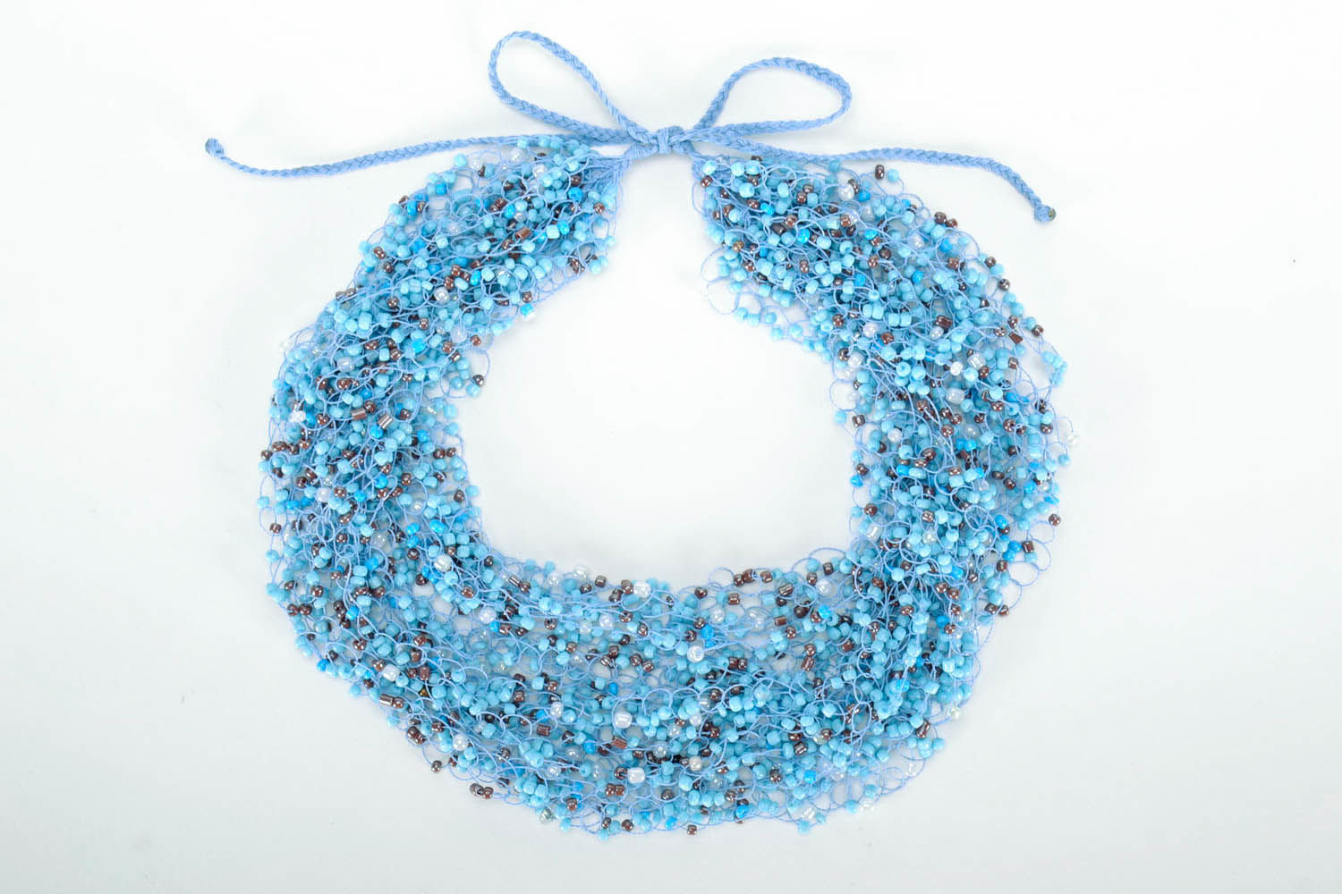 Blue bead necklace photo 3