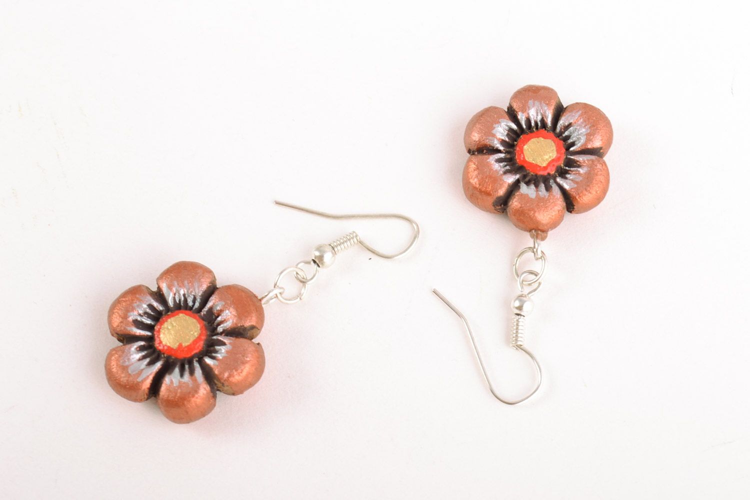 Small floral handmade ceramic dangling earrings painted with acrylics photo 5